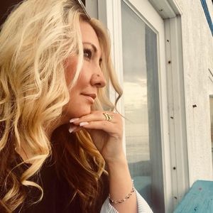 Meet your Posher, Bobbie